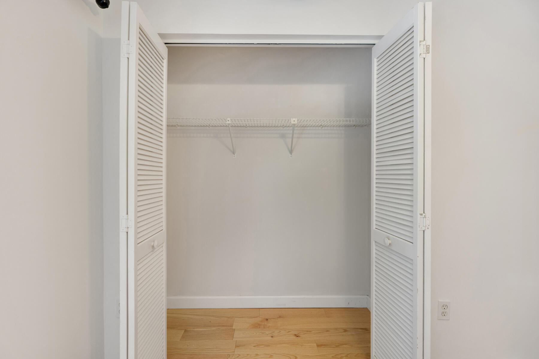 98202 Windward Avenue Key Largo, FL 33037 - Photo 9 of 32 Primary Closet