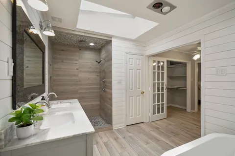 $284,999 | 5918 Par 4 Drive, Houston, TX 77088