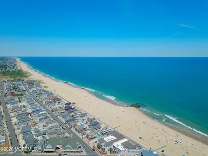 $4,000 | 207 4th Avenue, Manasquan, NJ 08736