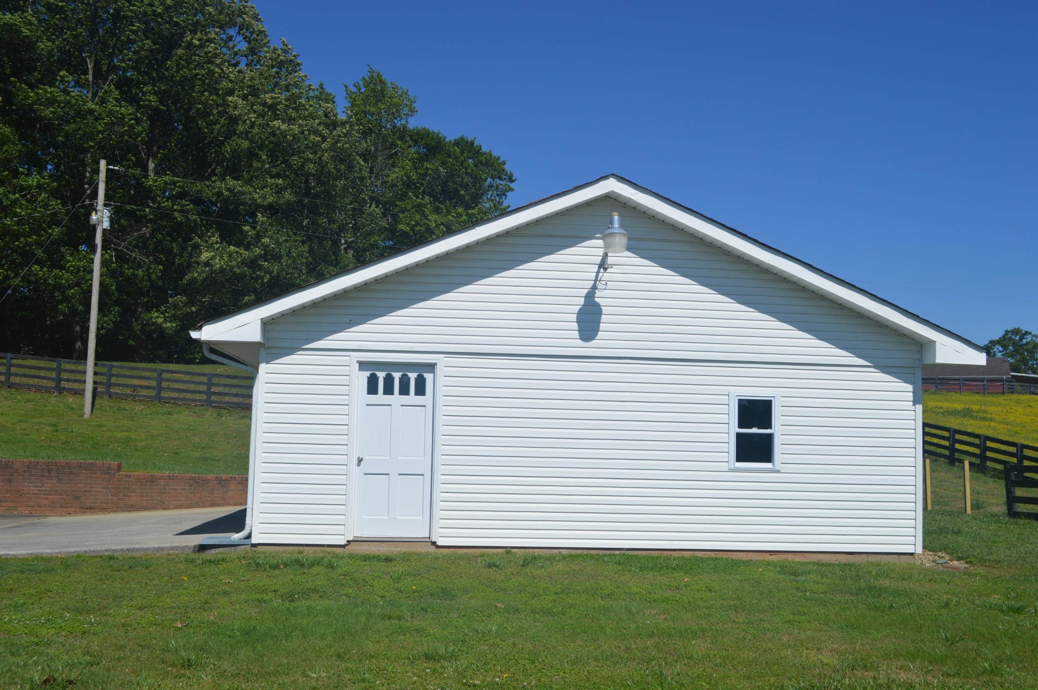 425 Corders Crossroads Road Fayetteville, TN 37334 - Photo 22 of 25 a view of a house with a yard