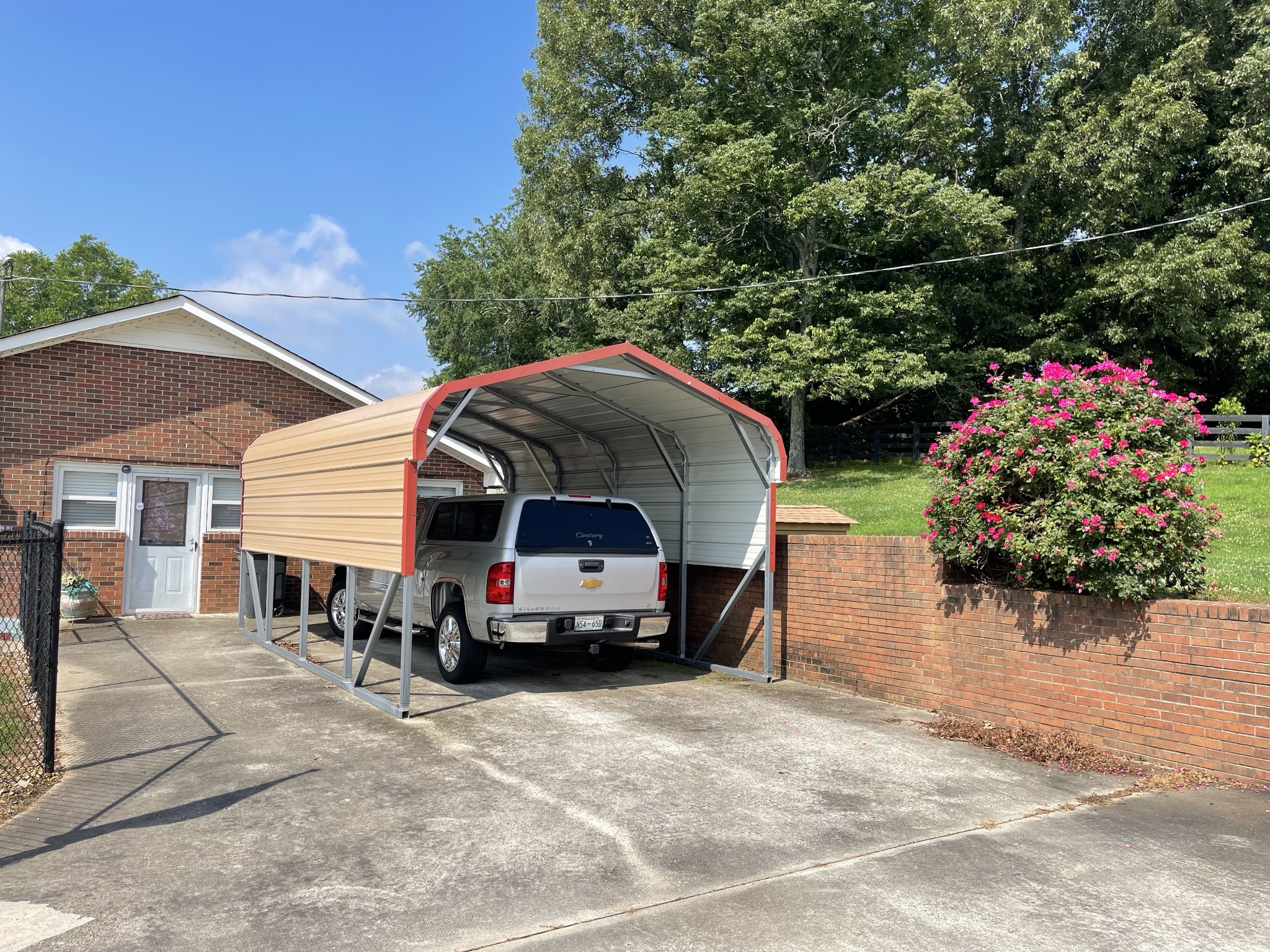 425 Corders Crossroads Road Fayetteville, TN 37334 - Photo 5 of 25 a car parked in front of a house