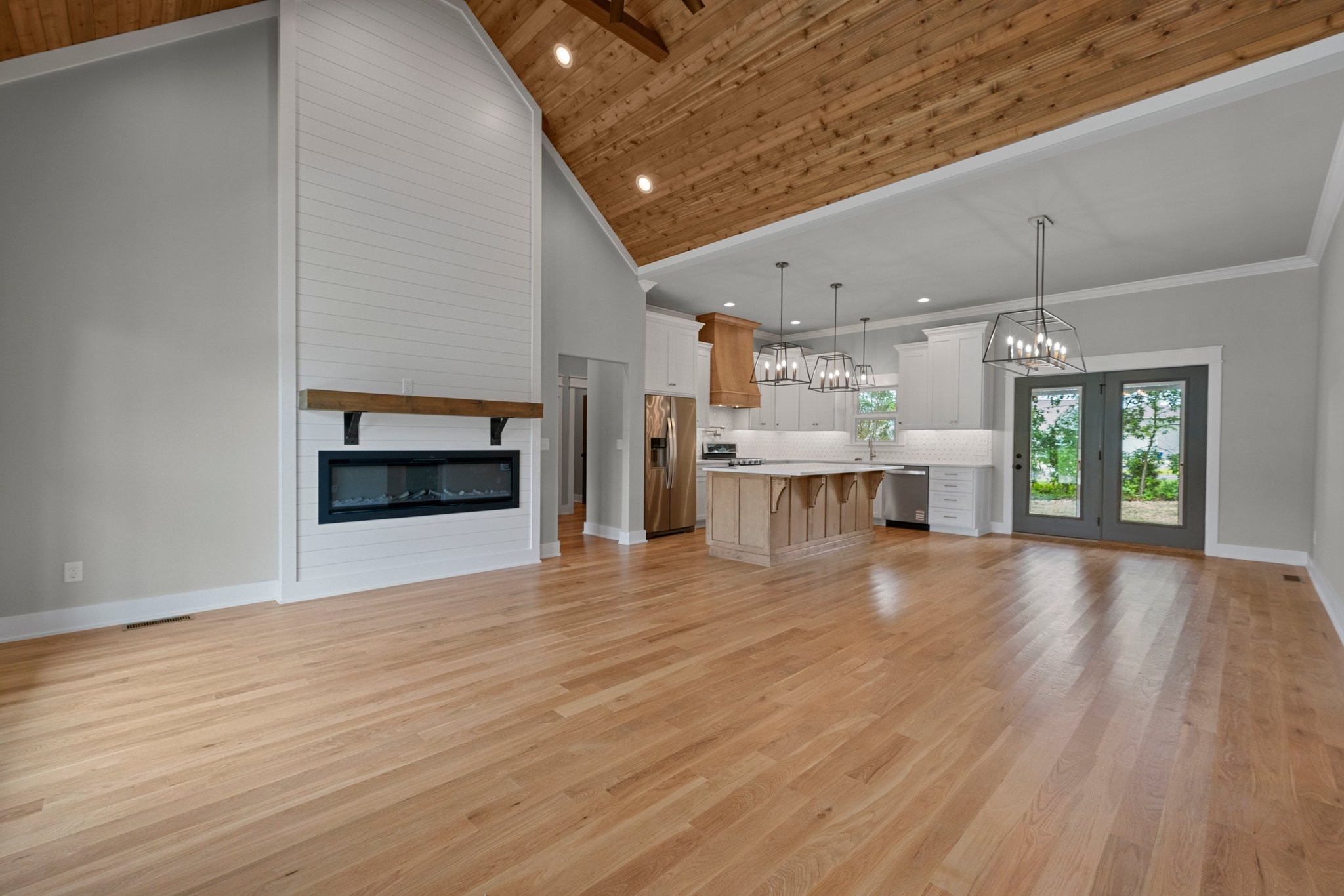 710 Rolling Rd Drive Franklin, KY 42134 - Photo 5 of 27 a view of livingroom with furniture and fireplace