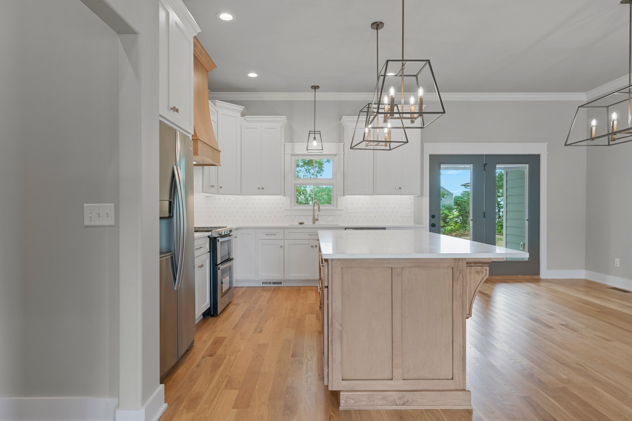710 Rolling Rd Drive Franklin, KY 42134 - Photo 9 of 27 a kitchen with kitchen island a counter top space appliances and cabinets