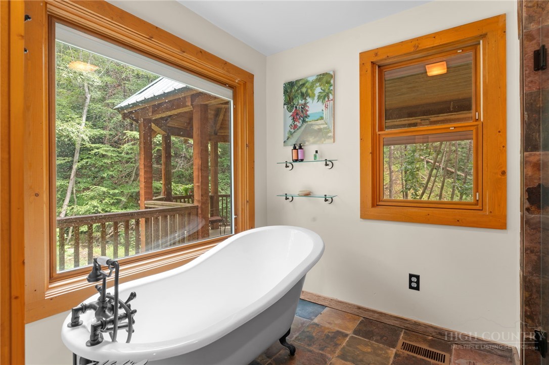 982 Jake's Mountain Road Deep Gap, NC 28618 - Photo 19 of 50 Gallery Image 19
