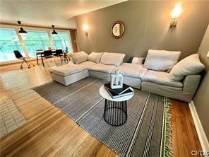 2 Gayle Road Skaneateles, NY 13152 - Photo 4 of 22 Open Spacious living room
