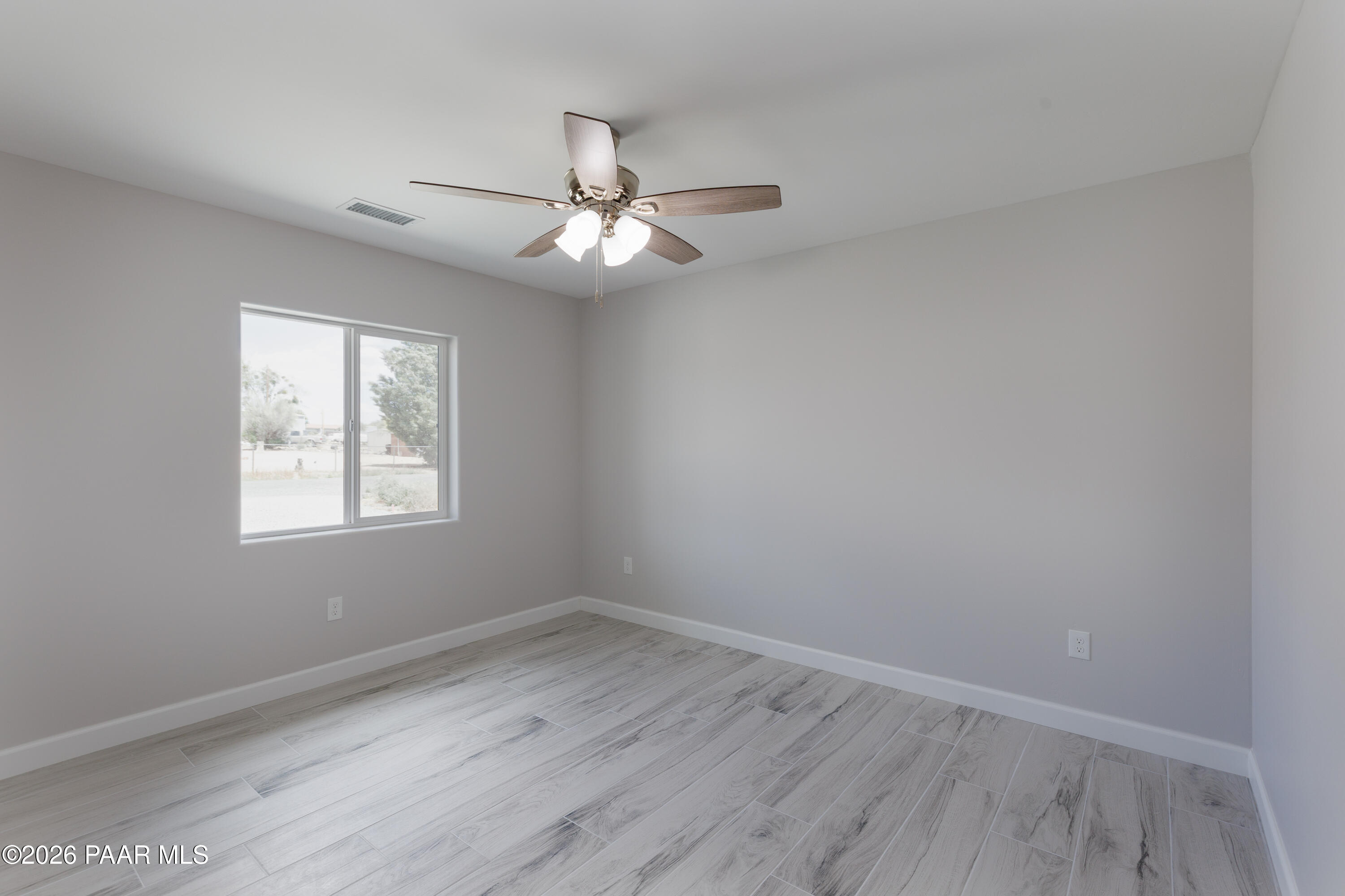 20275 East Mesa Verde Road Mayer, AZ 86333 - Photo 13 of 33 Bedroom 1a