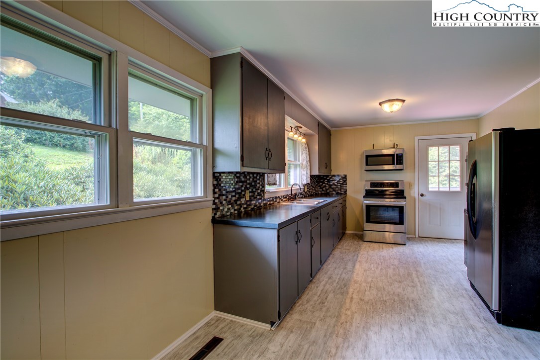2867 Russ Cornett Road Boone, NC 28607 - Photo 6 of 23 Gallery Image 6