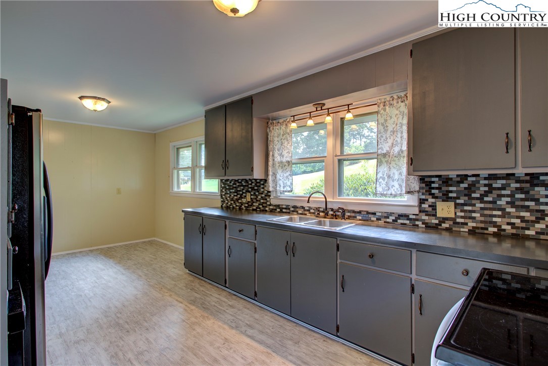 2867 Russ Cornett Road Boone, NC 28607 - Photo 7 of 23 Gallery Image 7