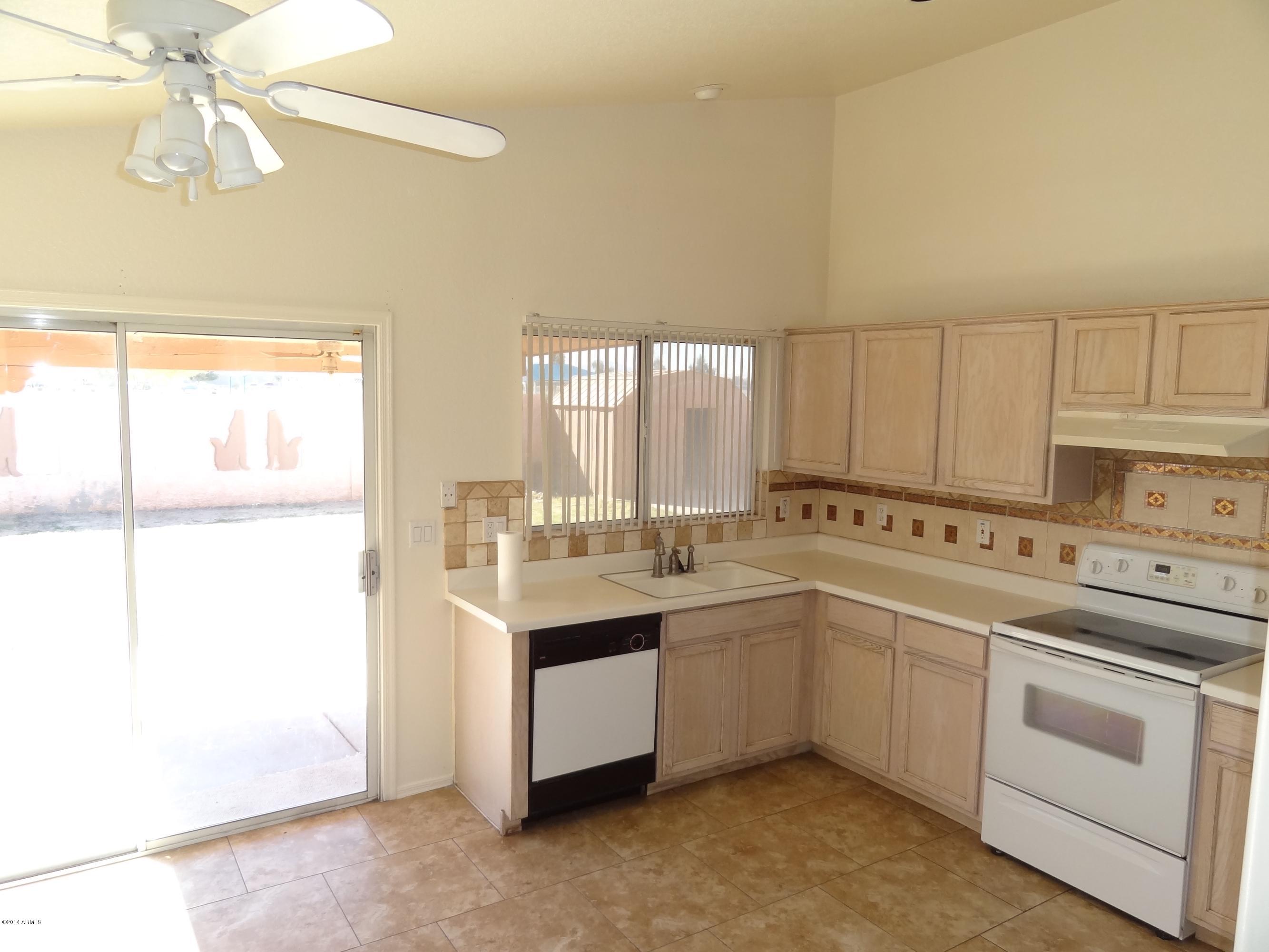 8715 West Coronado Road Phoenix, AZ 85037 - Photo 5 of 29 DSC04832