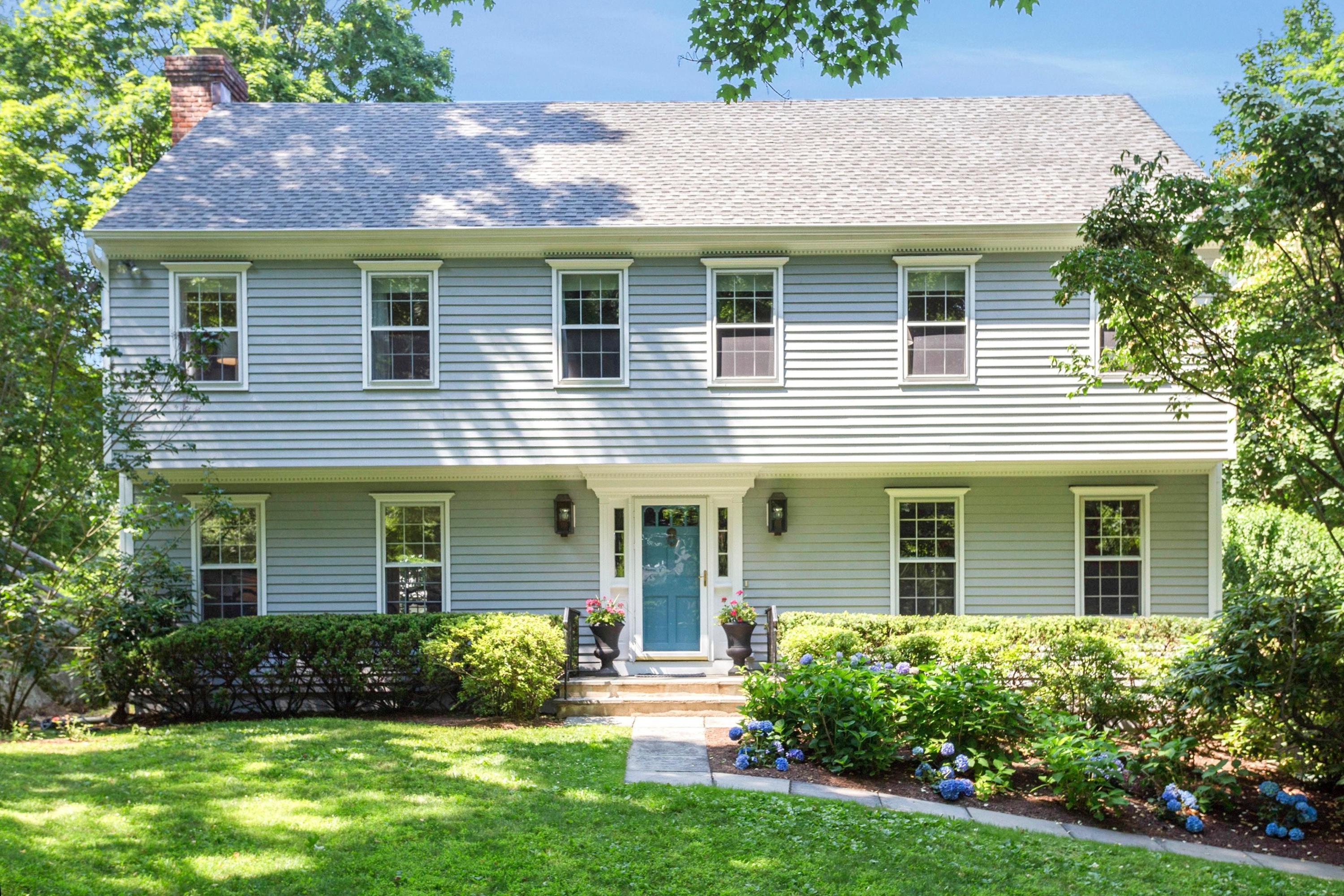 63 Locust Hill Road Darien, CT 06820 - Photo 2 of 39 170102746-2