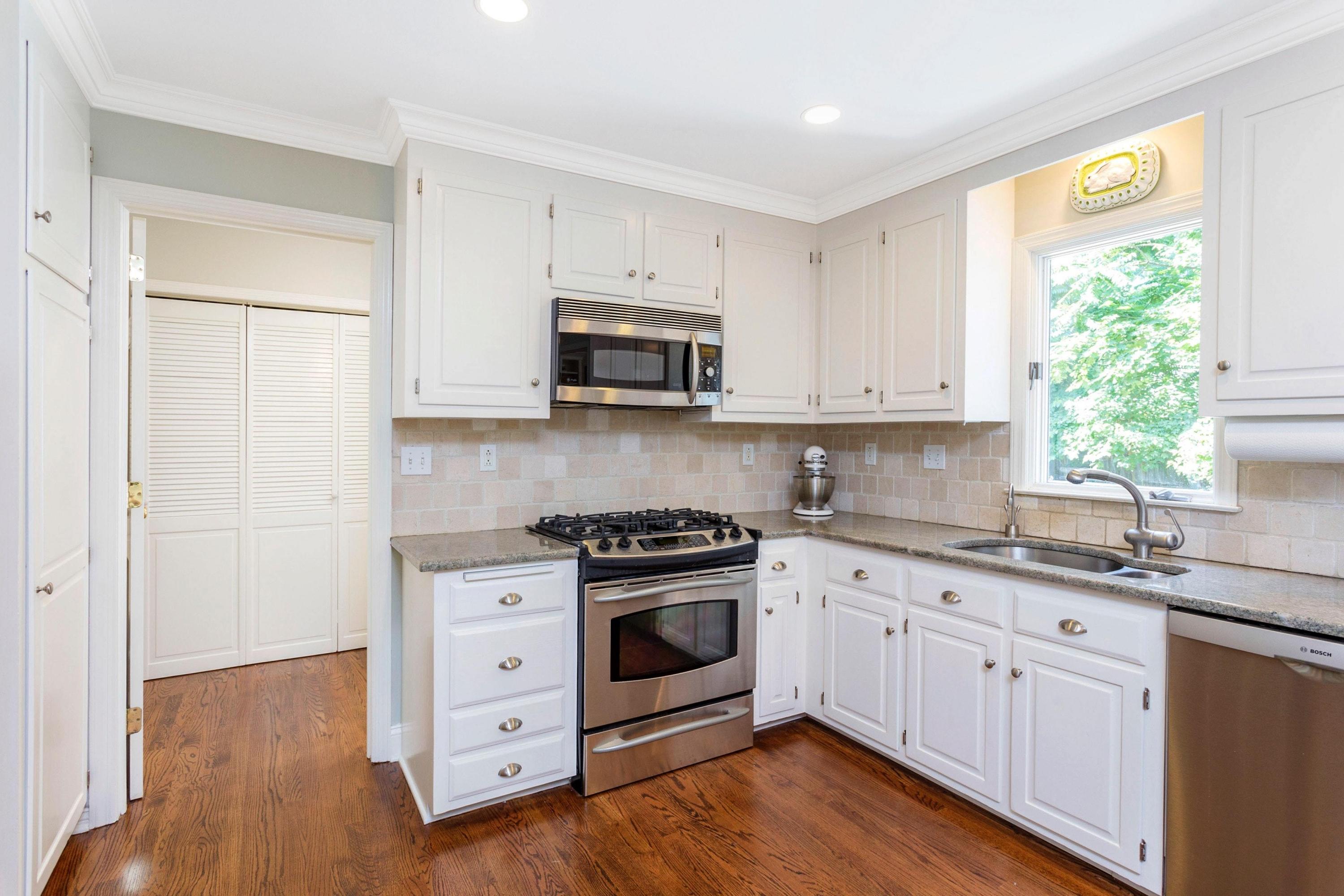 63 Locust Hill Road Darien, CT 06820 - Photo 11 of 39 170102746-11