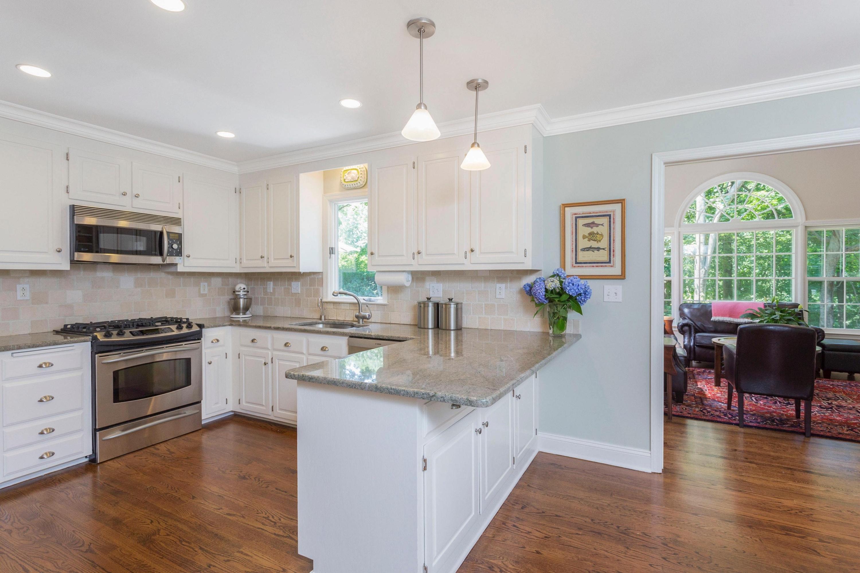 63 Locust Hill Road Darien, CT 06820 - Photo 13 of 39 170102746-13