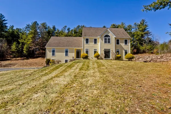 $749,900 | 333 Stebbins Street, Belchertown, MA 01007