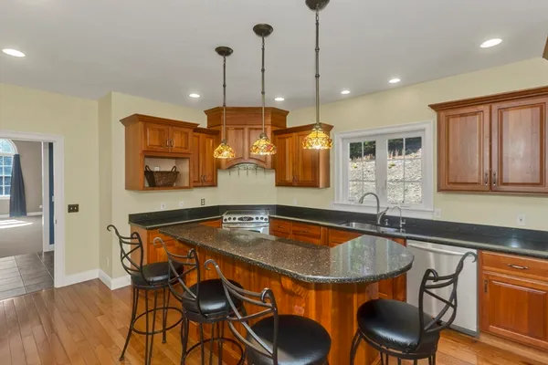 $749,900 | 333 Stebbins Street, Belchertown, MA 01007