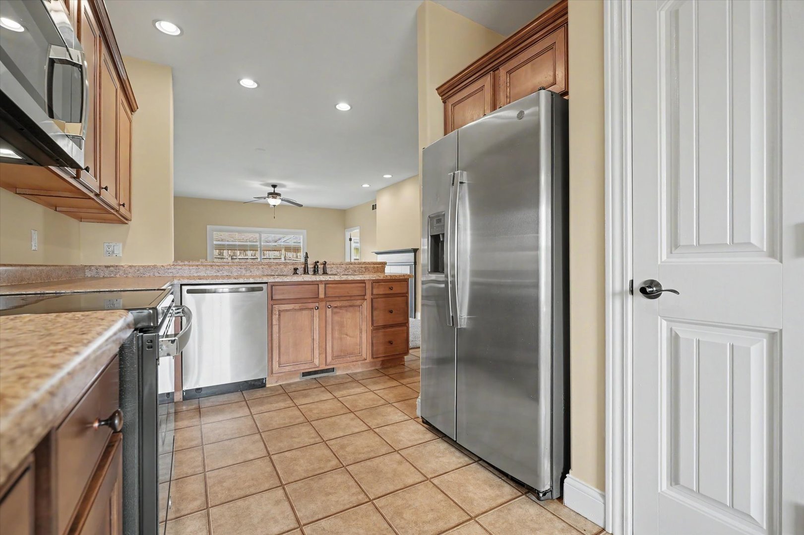 1505 Stonebluff Court Champaign, IL 61822 - Photo 15 of 33