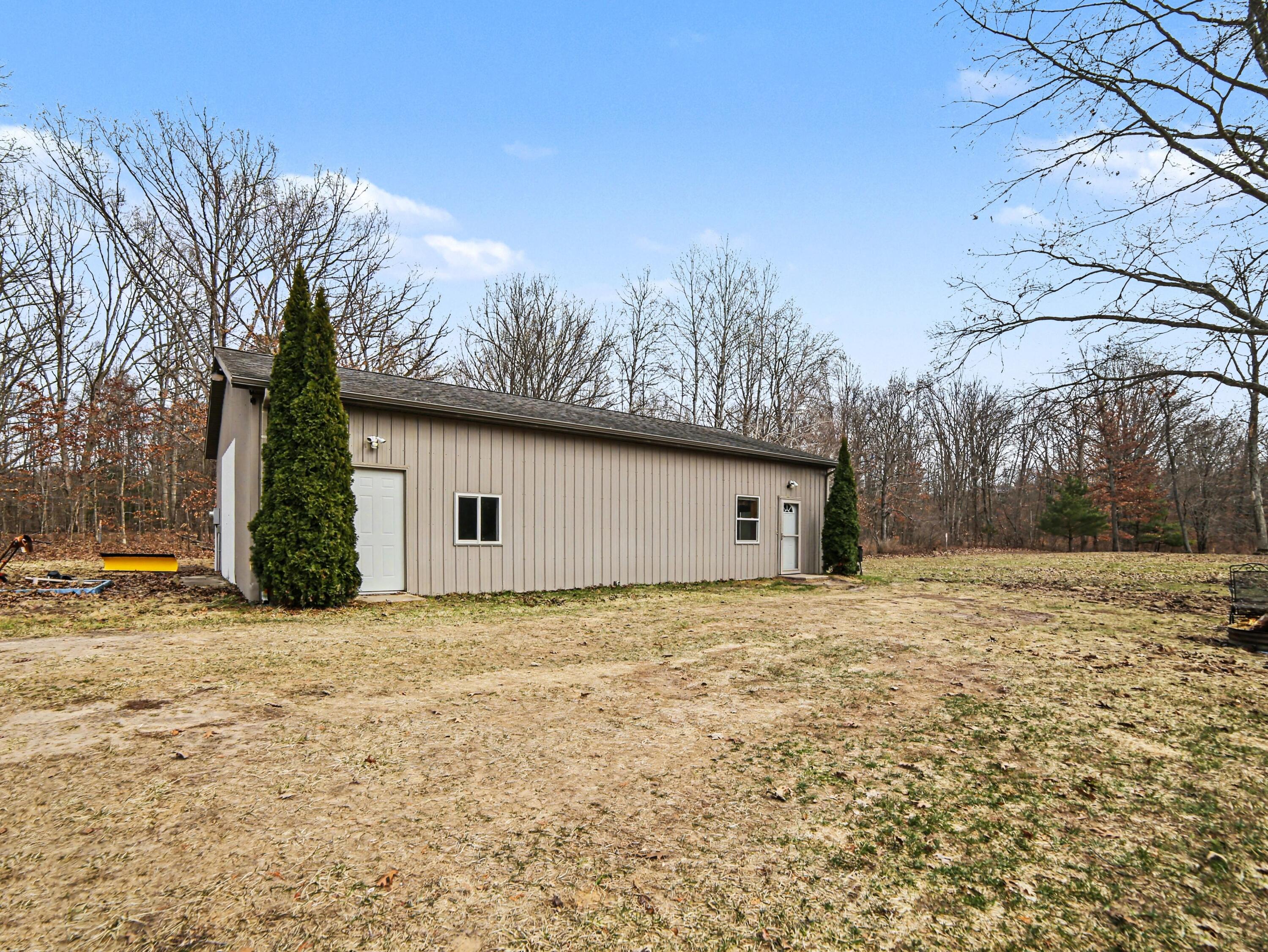 17 West Wilke Road Rothbury, MI 49452 - Photo 23 of 34 1