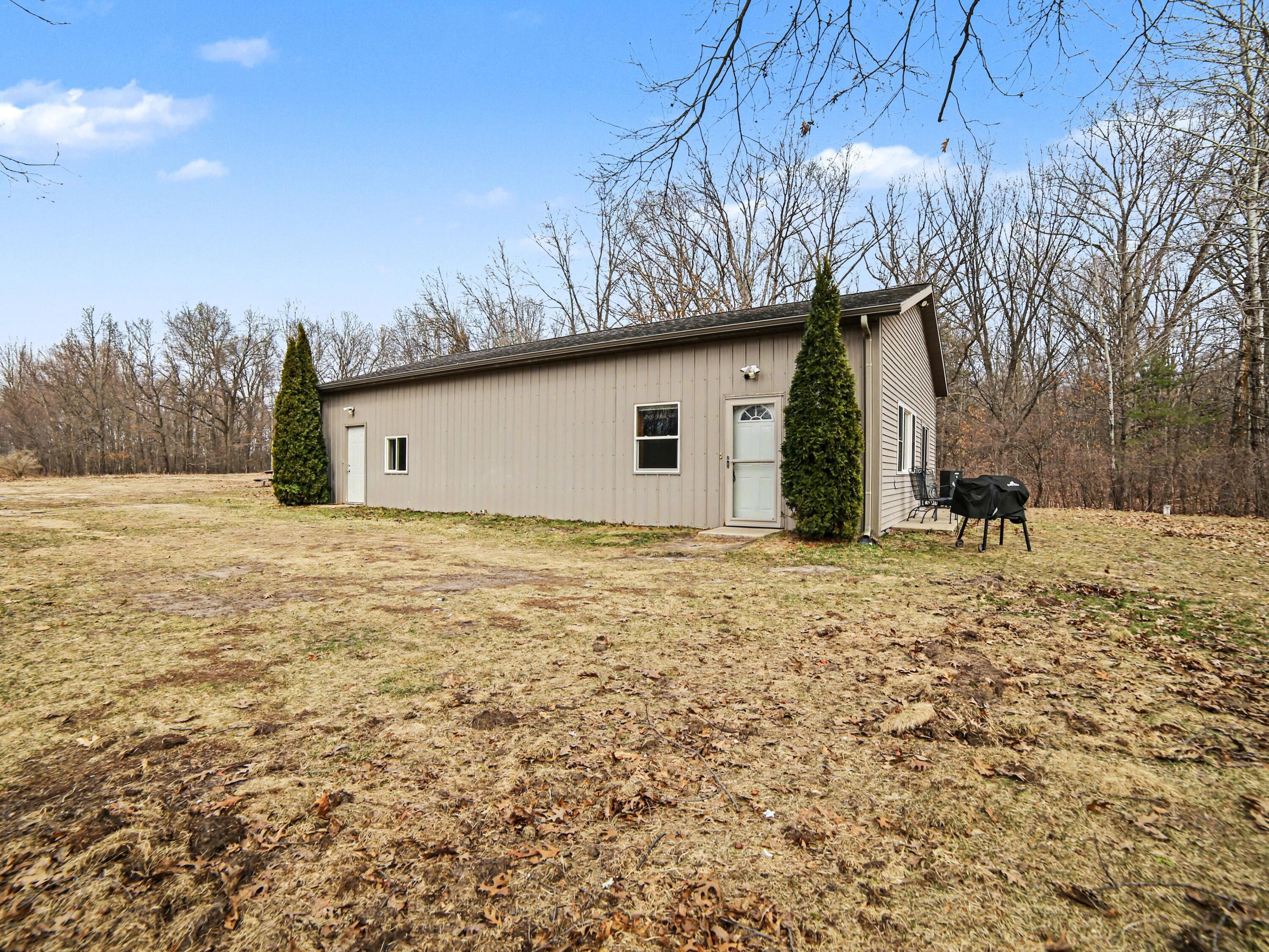 17 West Wilke Road Rothbury, MI 49452 - Photo 26 of 34 4