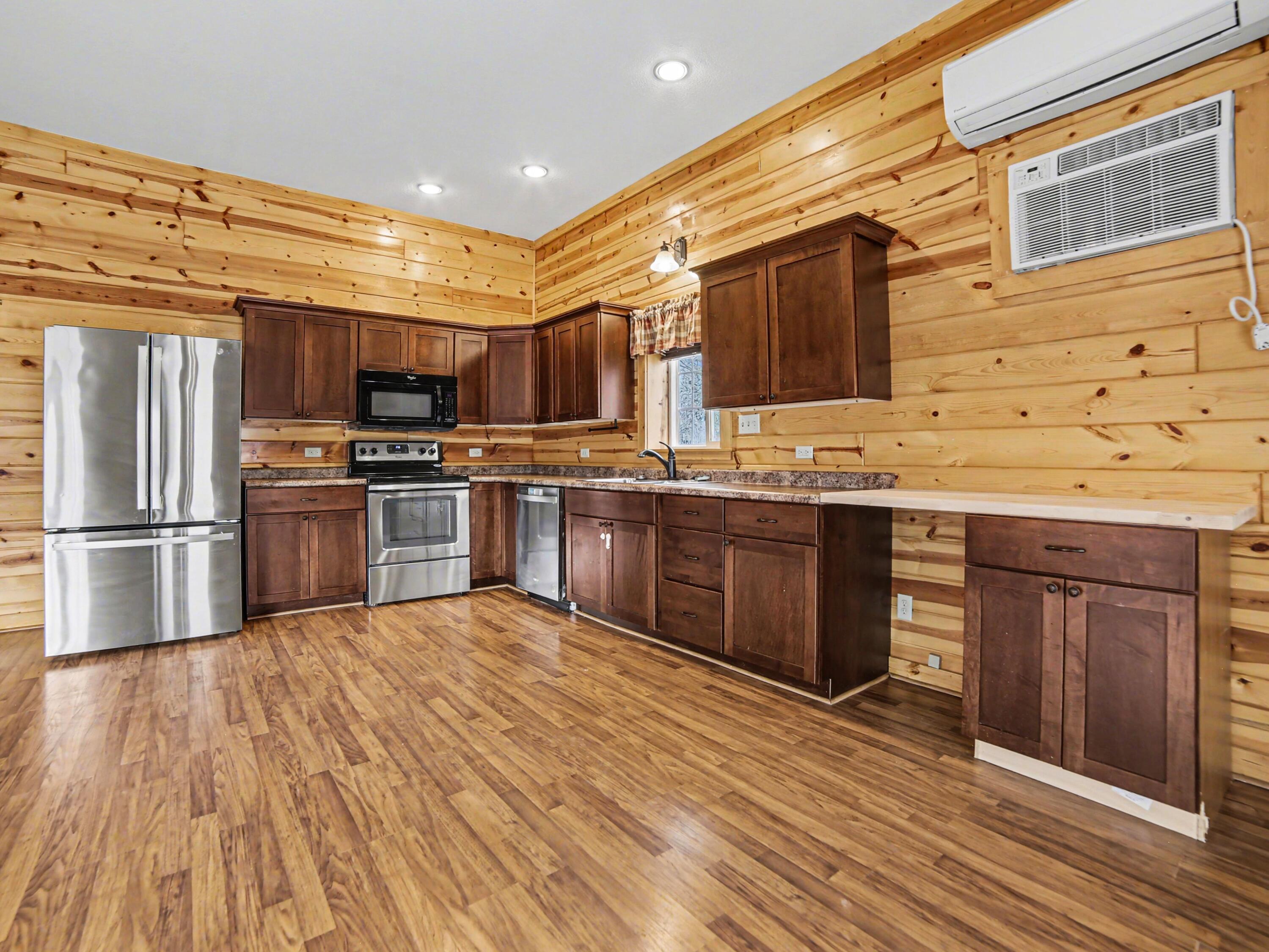 17 West Wilke Road Rothbury, MI 49452 - Photo 7 of 34 19