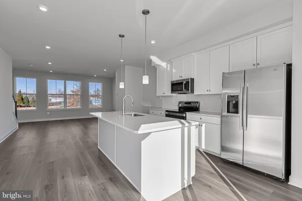 $319,990 | 33 E Oasis Avenue, Ranson, WV 25438