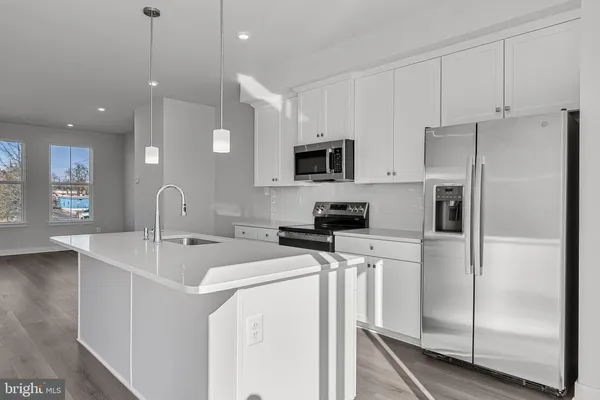 $319,990 | 33 E Oasis Avenue, Ranson, WV 25438