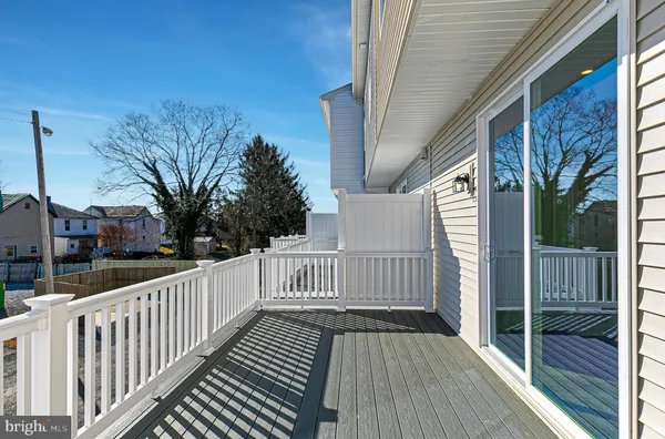 $319,990 | 33 E Oasis Avenue, Ranson, WV 25438