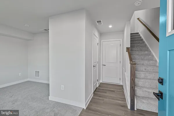 $319,990 | 33 E Oasis Avenue, Ranson, WV 25438