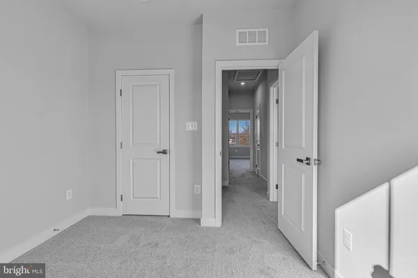 $319,990 | 33 E Oasis Avenue, Ranson, WV 25438