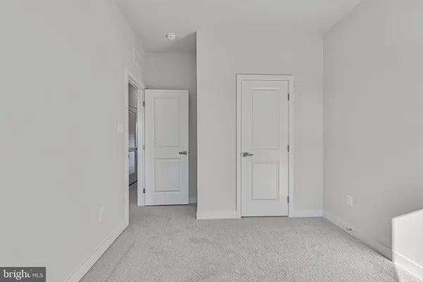 $319,990 | 33 E Oasis Avenue, Ranson, WV 25438