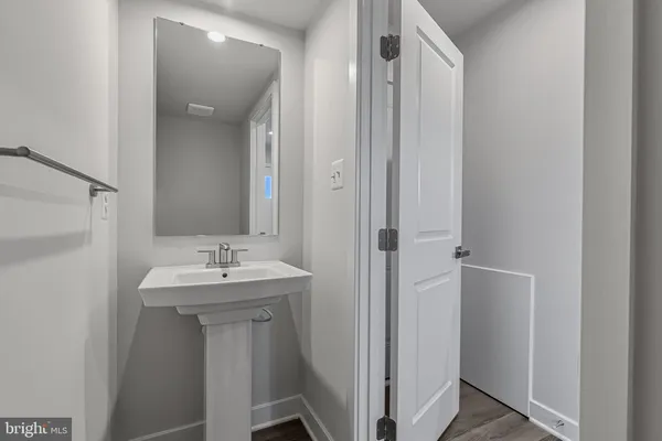 $319,990 | 33 E Oasis Avenue, Ranson, WV 25438