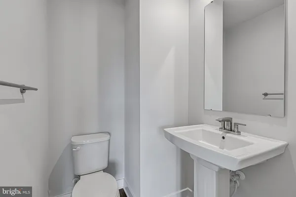 $319,990 | 33 E Oasis Avenue, Ranson, WV 25438