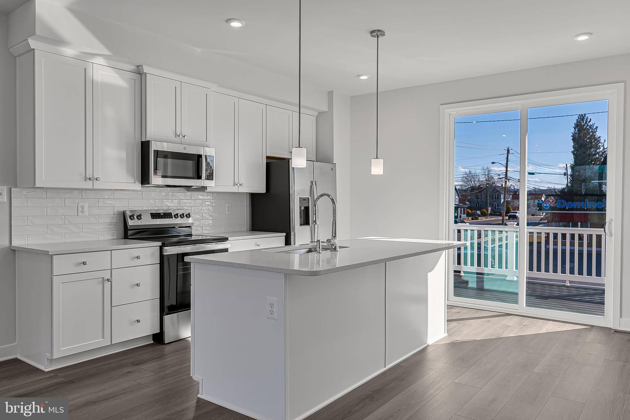 33 E Oasis Avenue Ranson, WV 25438 - Photo 9 of 38