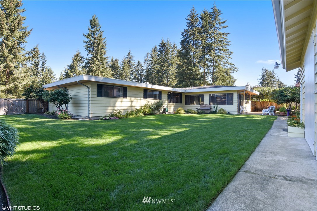 16413 Southeast 147th Street Renton, WA 98059 - Photo 2 of 25