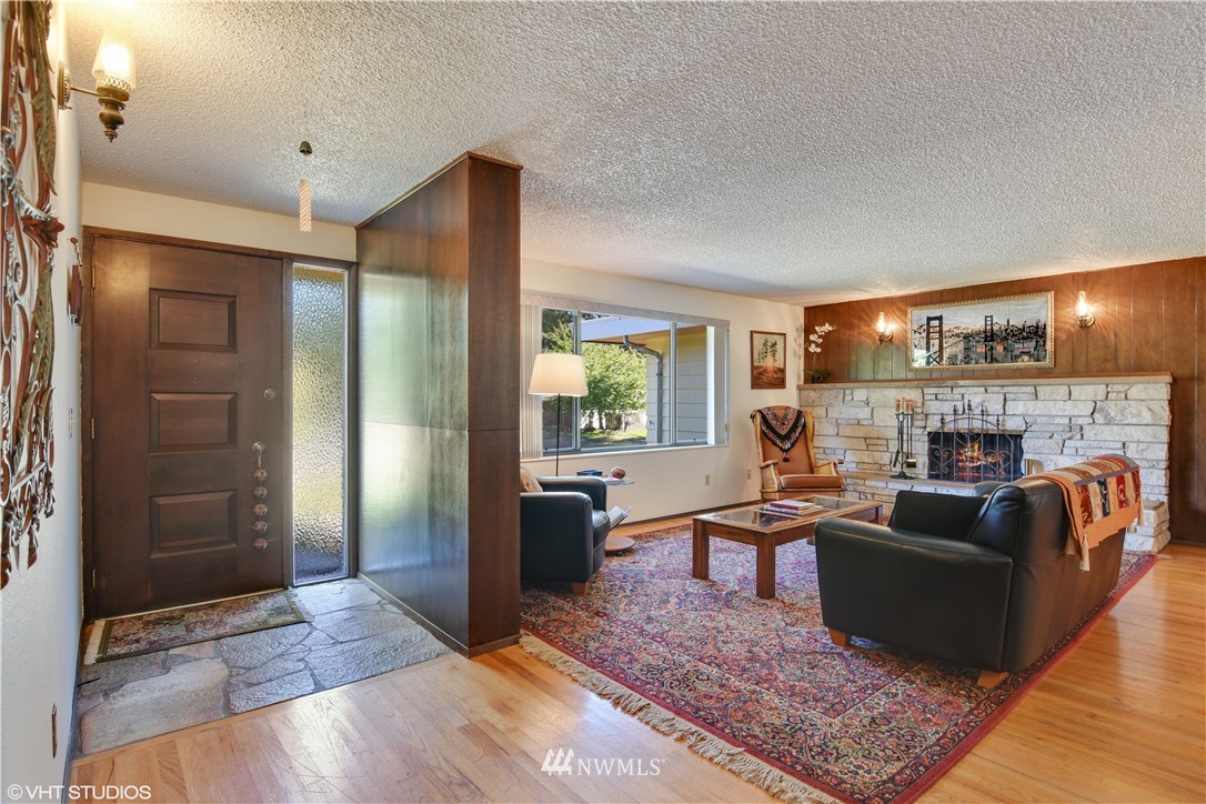 16413 Southeast 147th Street Renton, WA 98059 - Photo 5 of 25