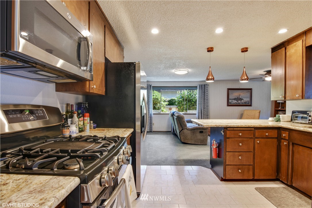 16413 Southeast 147th Street Renton, WA 98059 - Photo 8 of 25