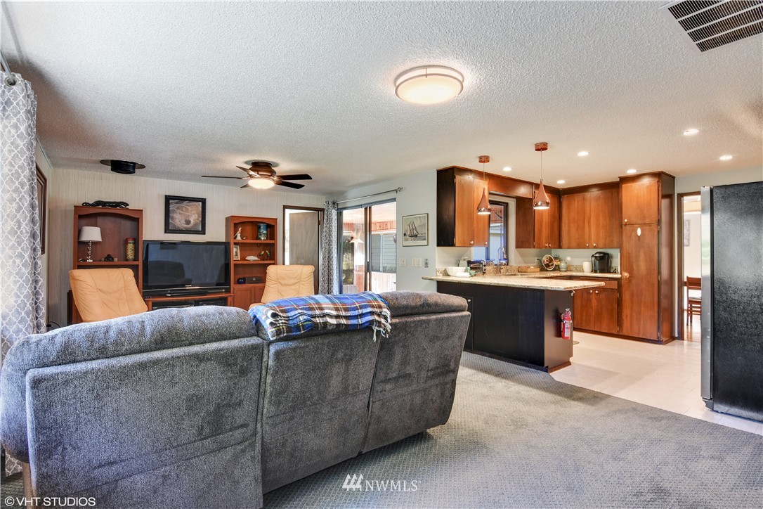 16413 Southeast 147th Street Renton, WA 98059 - Photo 10 of 25