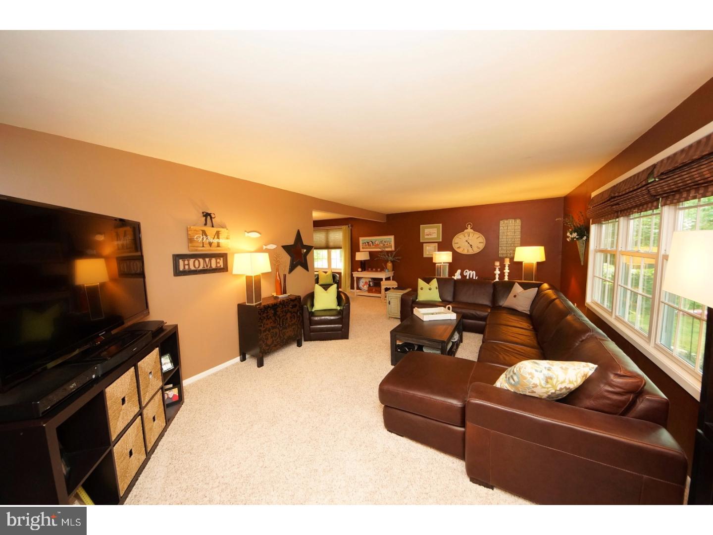 24 Tindall Road Robbinsville, NJ 08691 - Photo 5 of 25 Living Room