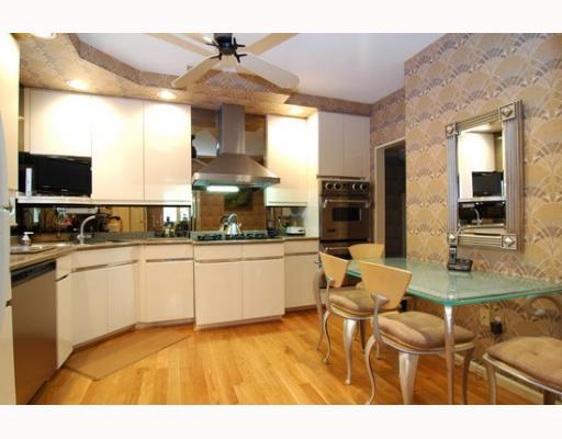 971 Wellesley Road Highland Park, PA 15206 - Photo 5 of 8 Kitchen. Gorgeous custom Kitchen with oak floors. A true "cooks" Kitchen