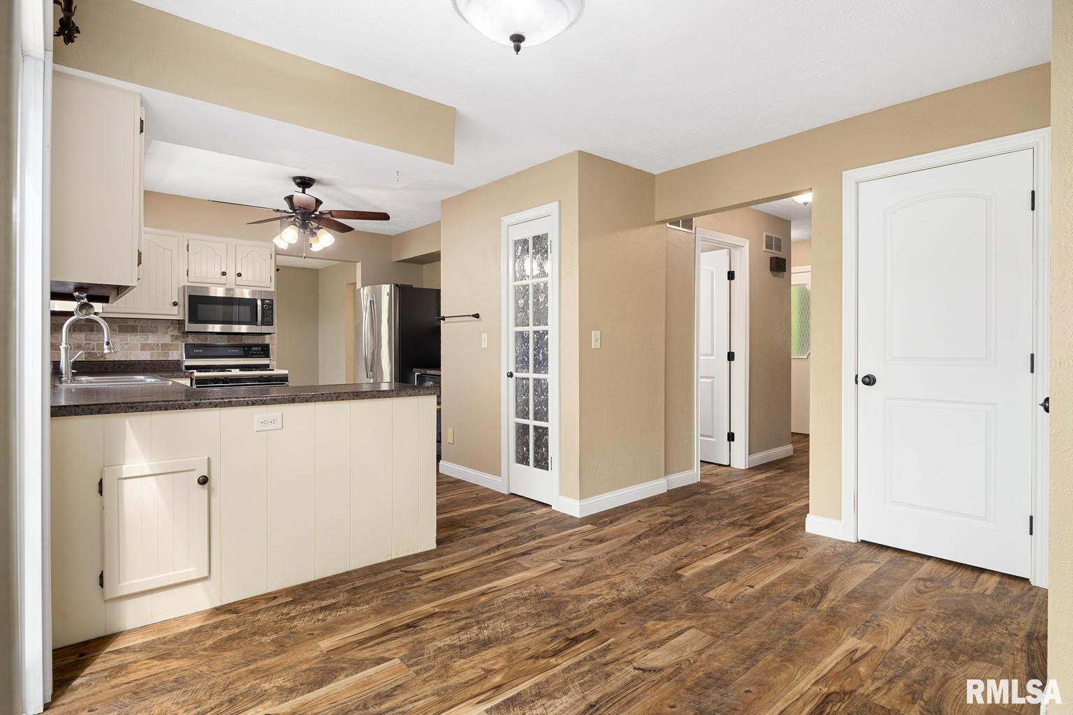 1565 Hickory Point Road Metamora, IL 61548 - Photo 15 of 56