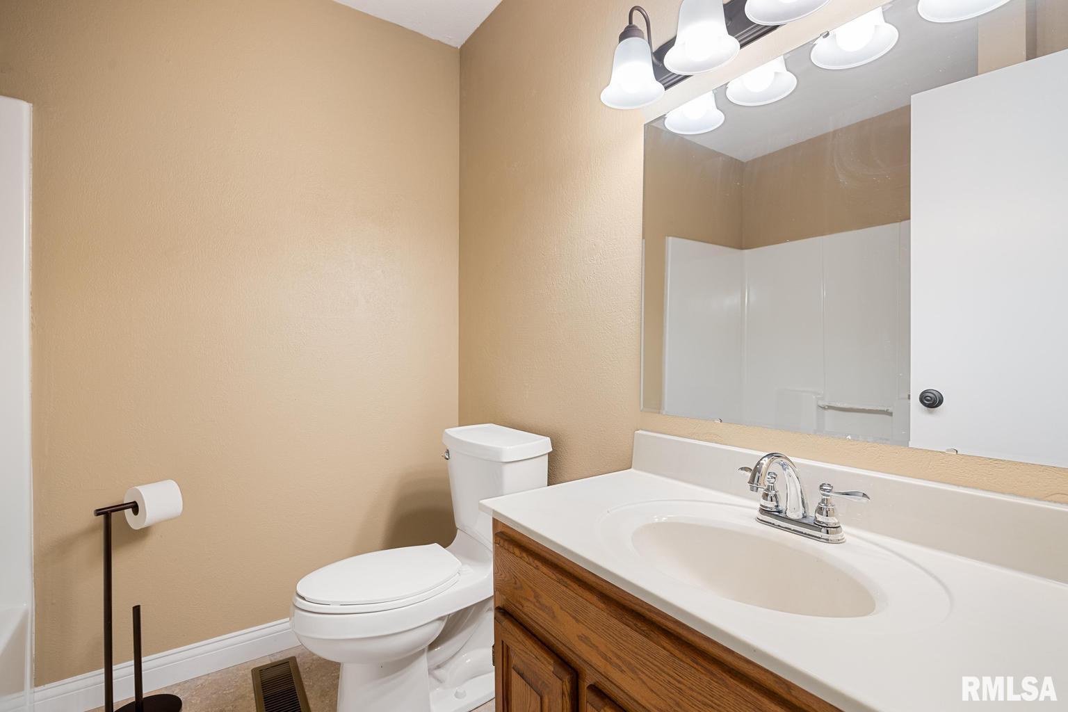 1565 Hickory Point Road Metamora, IL 61548 - Photo 29 of 56