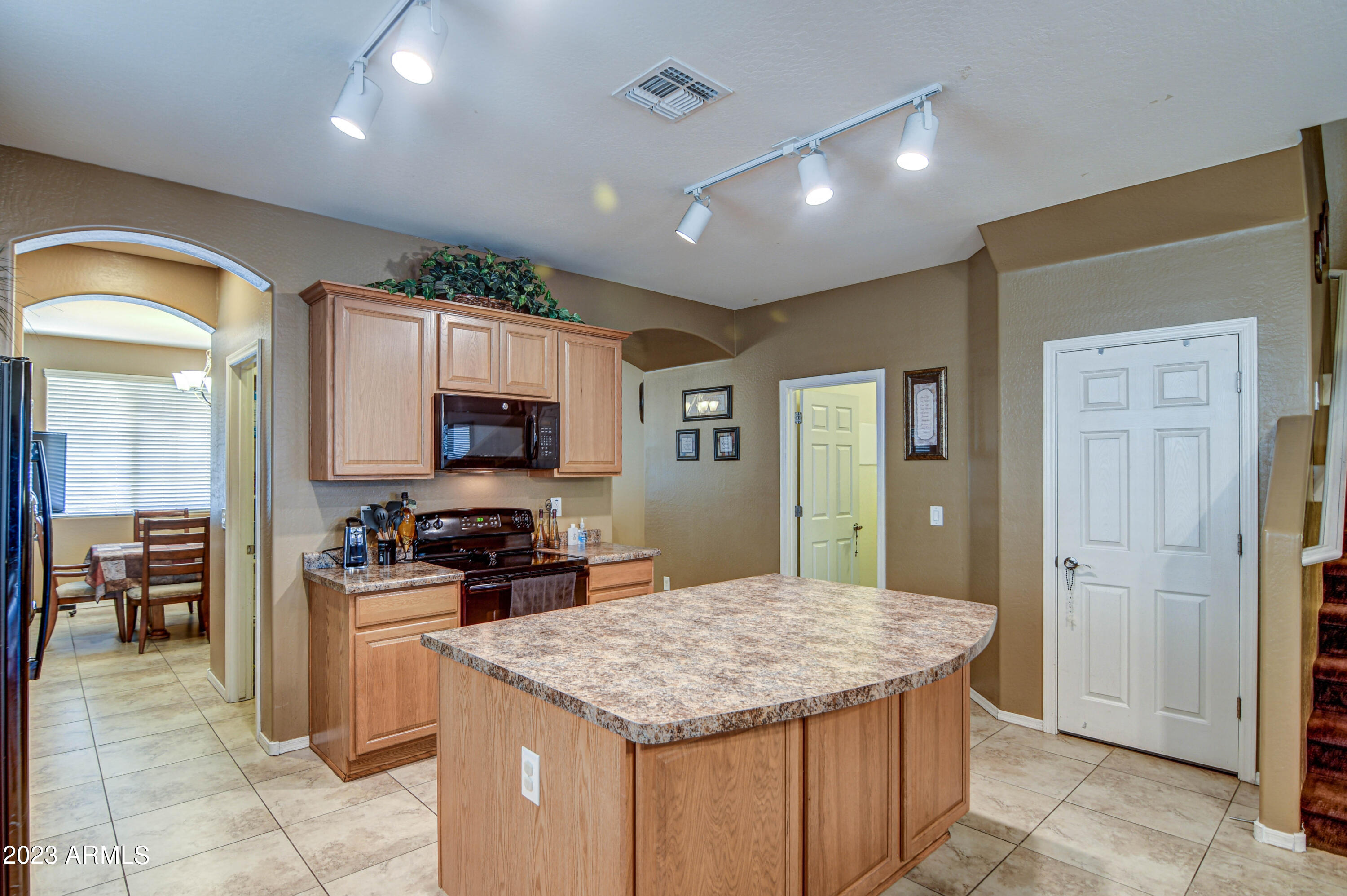 1922 West Carson Road Phoenix, AZ 85041 - Photo 12 of 42 Kitchen 4