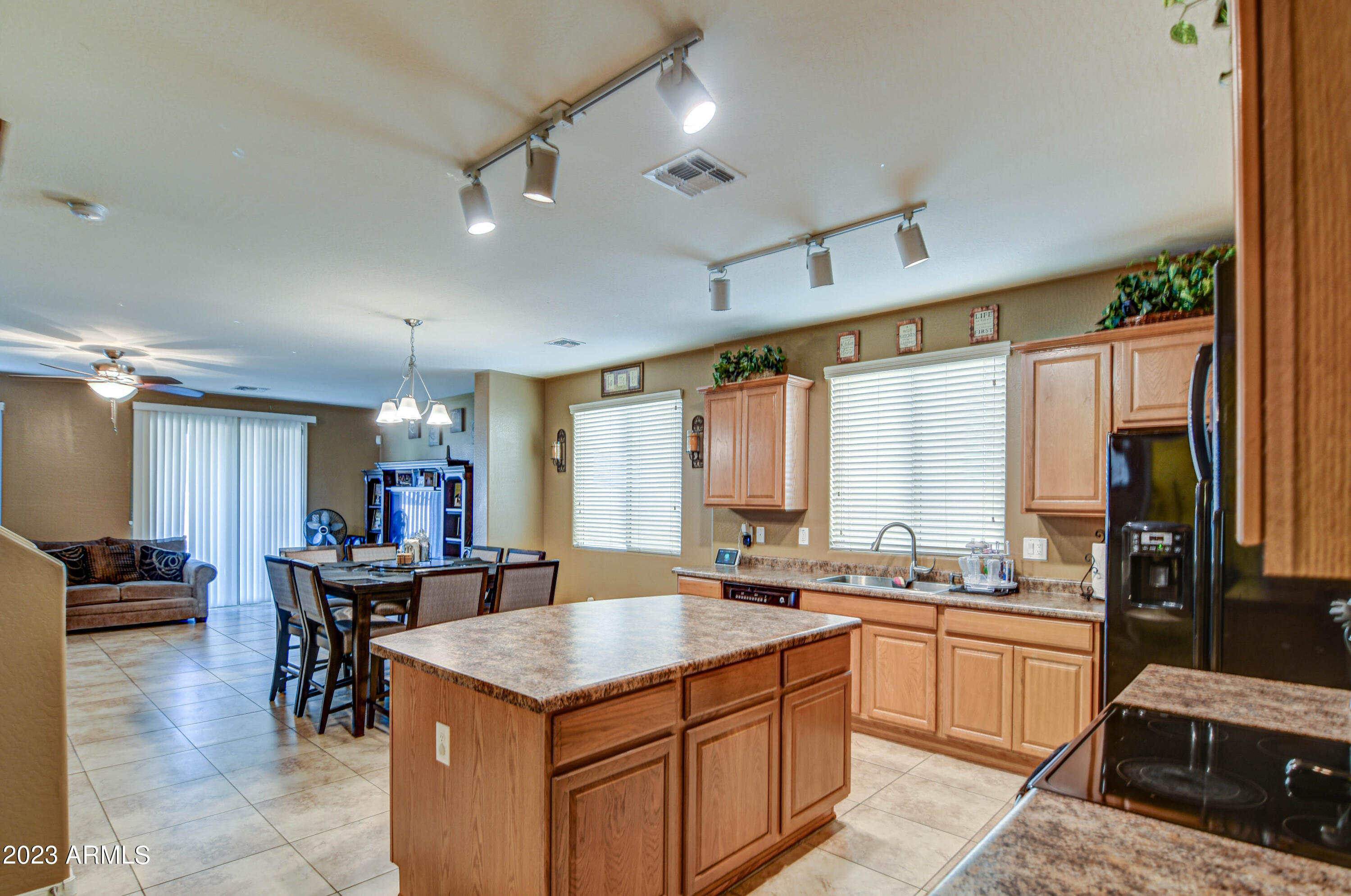 1922 West Carson Road Phoenix, AZ 85041 - Photo 14 of 42 Kitchen 6