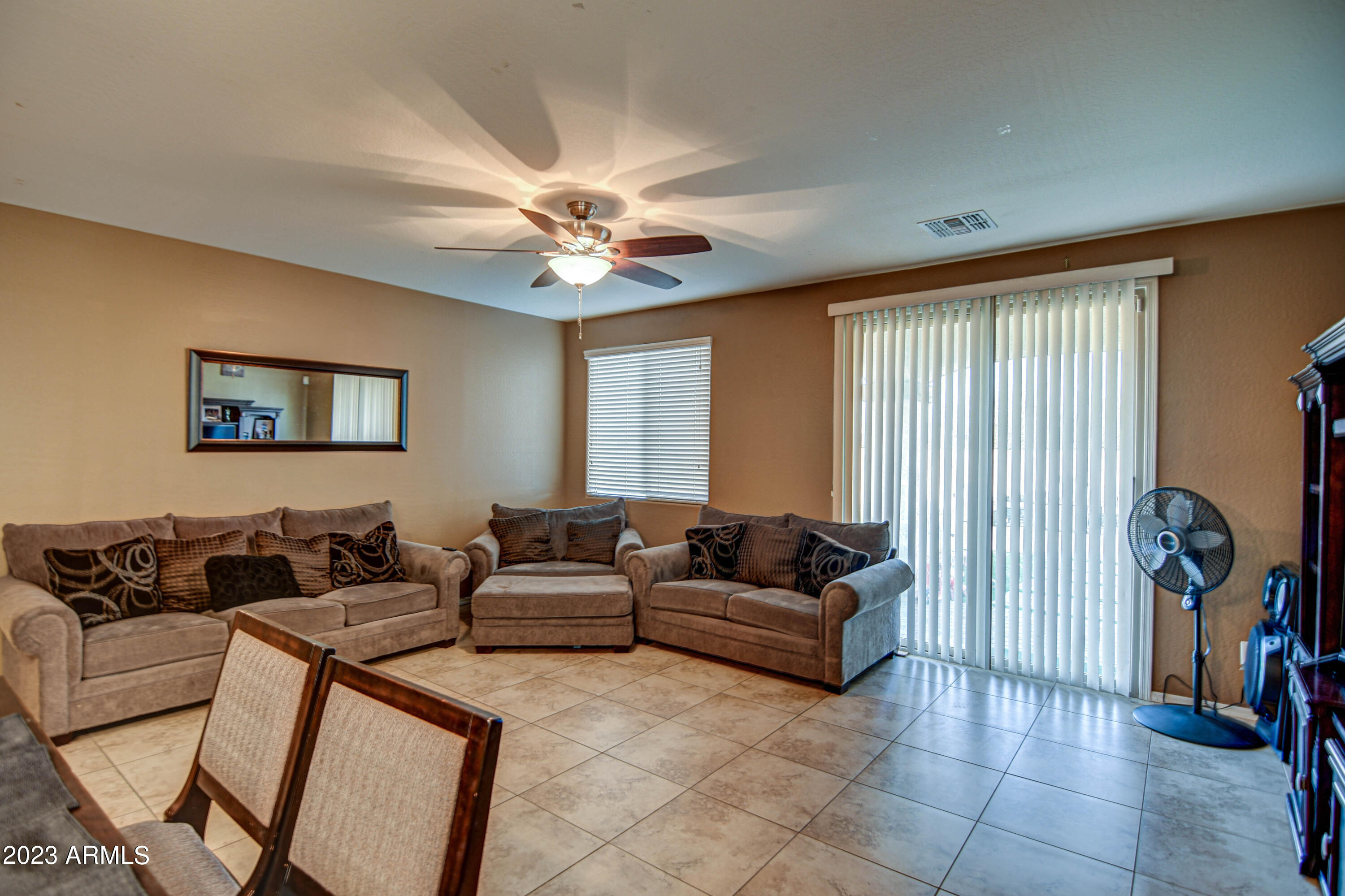1922 West Carson Road Phoenix, AZ 85041 - Photo 16 of 42 Famoly Room 1
