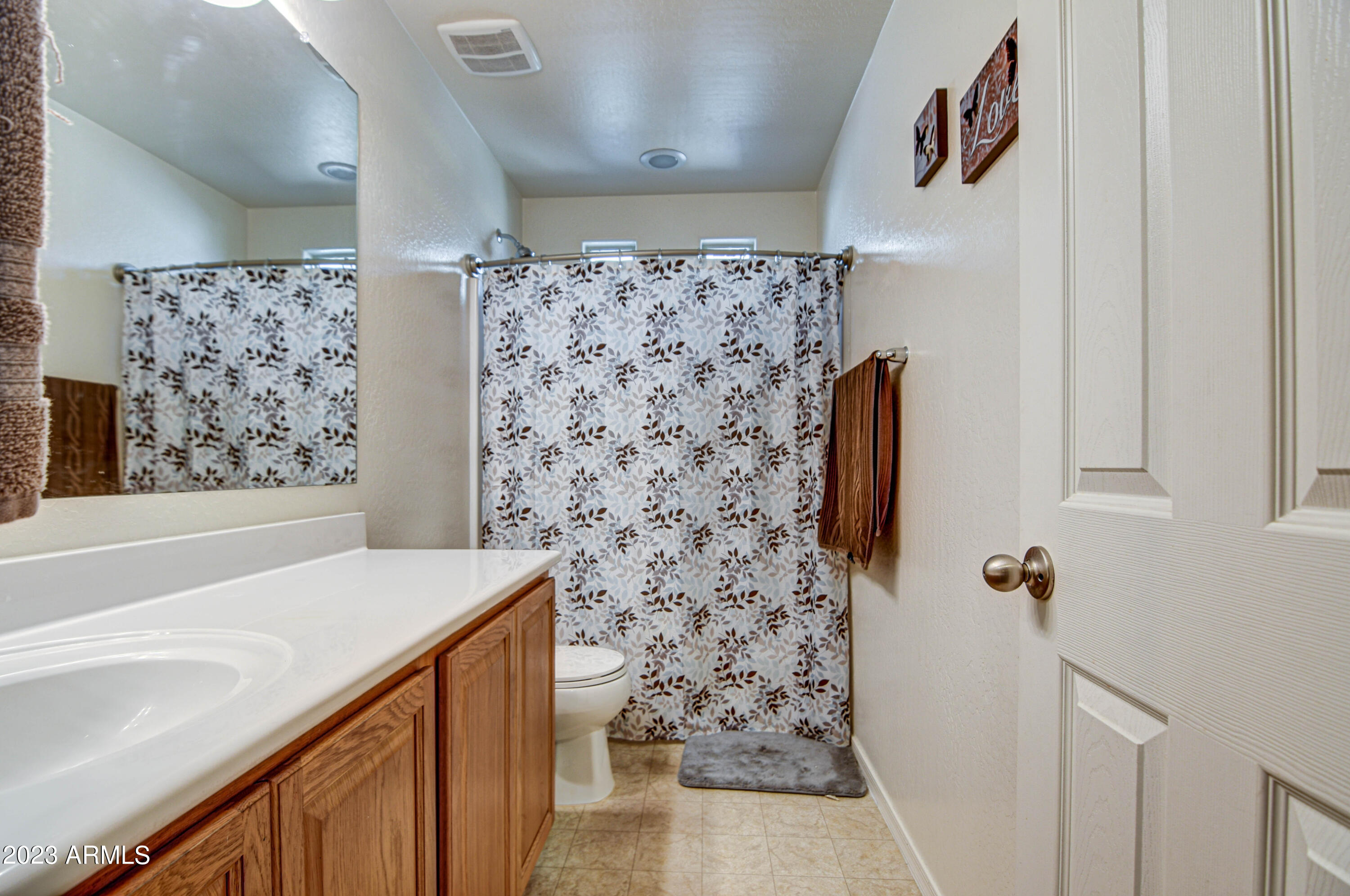 1922 West Carson Road Phoenix, AZ 85041 - Photo 31 of 42 Bathroom 2-pic 1