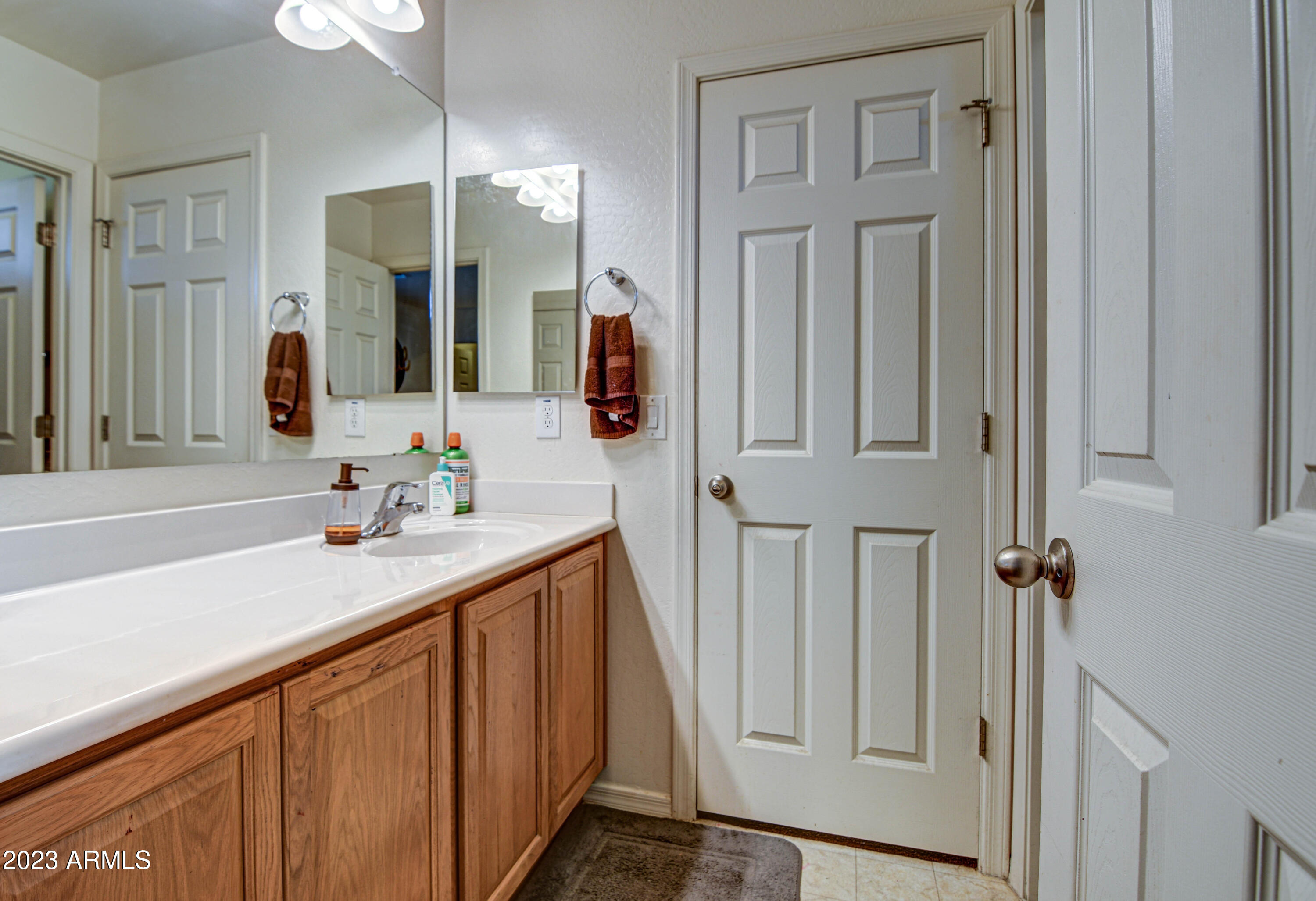 1922 West Carson Road Phoenix, AZ 85041 - Photo 33 of 42 Bathroom 3-pic 1