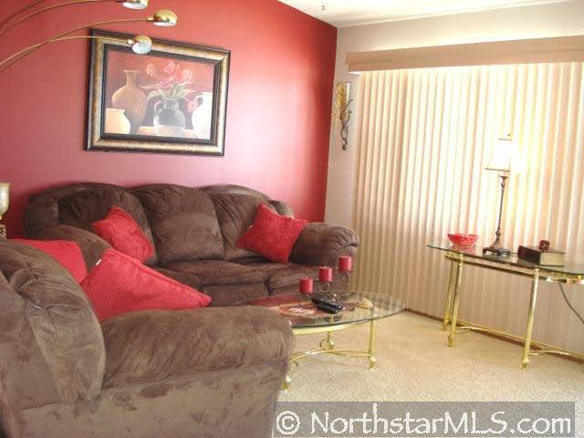 4918 21st Avenue Northwest Rochester, MN 55901 - Photo 2 of 10