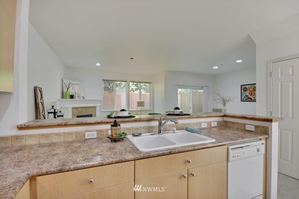 225 South 49th Street, Unit D Renton, WA 98055 - Photo 4 of 23 Gallery Image 4