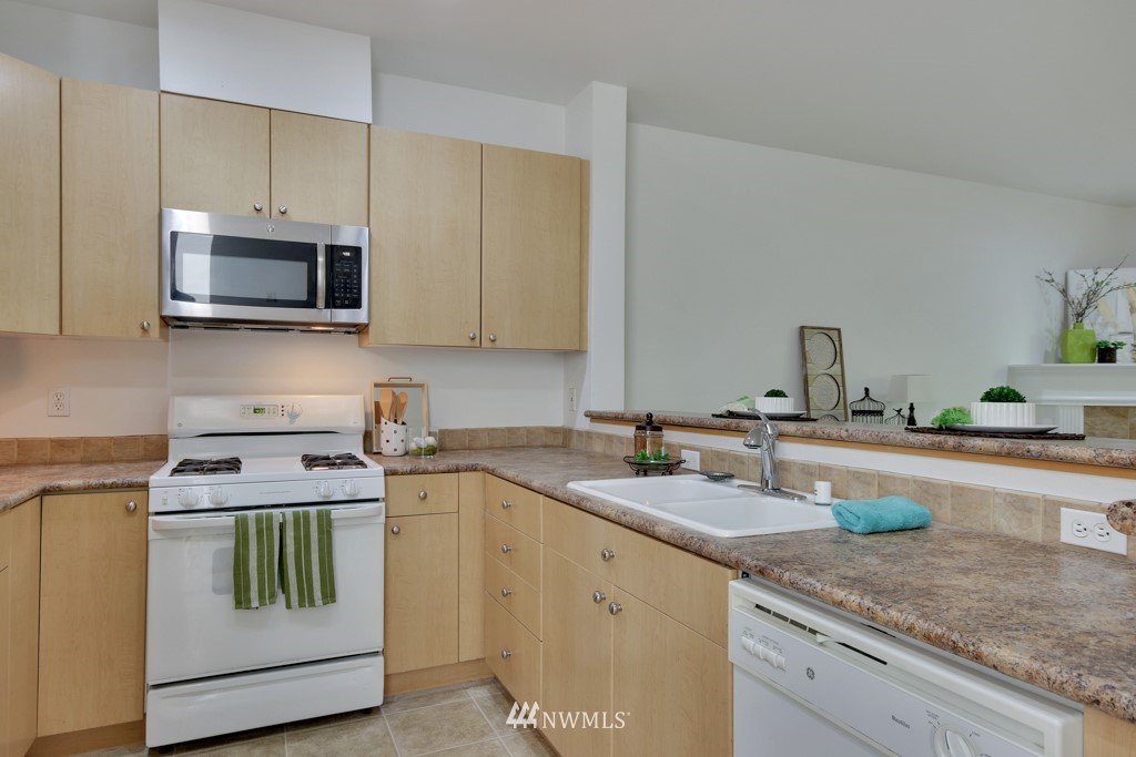 225 South 49th Street, Unit D Renton, WA 98055 - Photo 5 of 23 Gallery Image 5