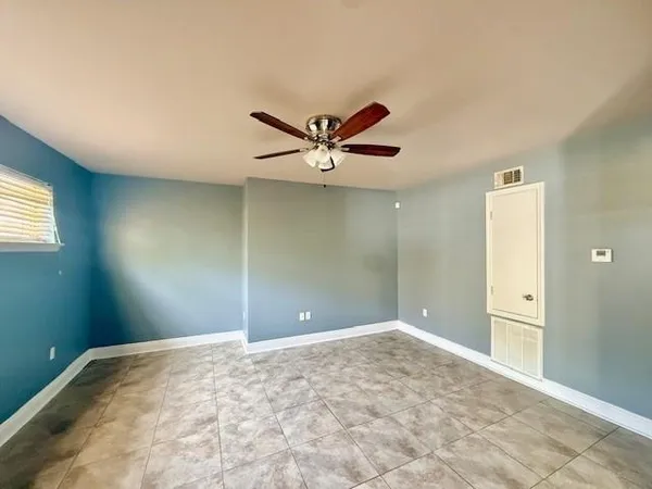 $1,275 | 7616 West Judge Perez Drive, Unit B, Arabi, LA 70032