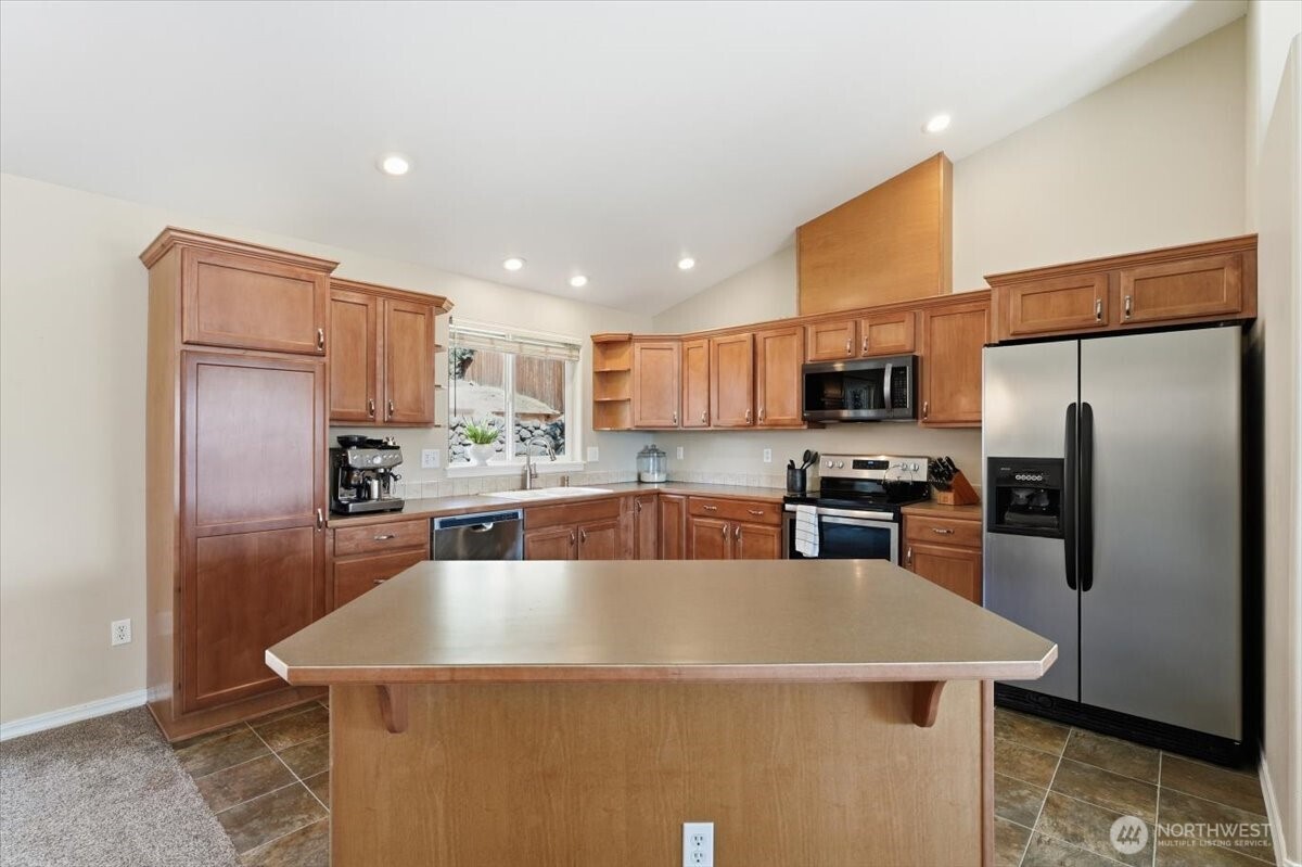 2132 West Honeysett Road Wenatchee, WA 98801 - Photo 6 of 38