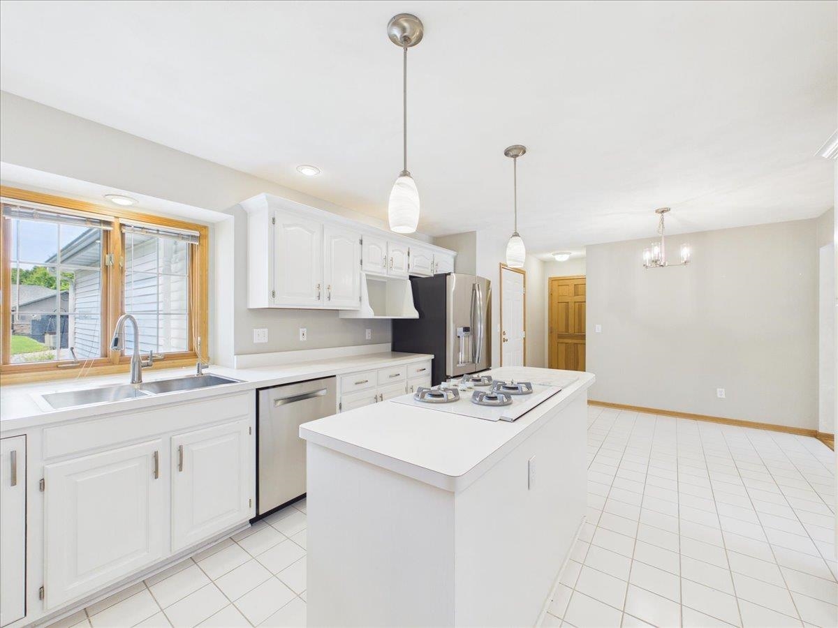 11497 Ridgecrest Drive Roscoe, IL 61073 - Photo 19 of 67 Gallery Image 19
